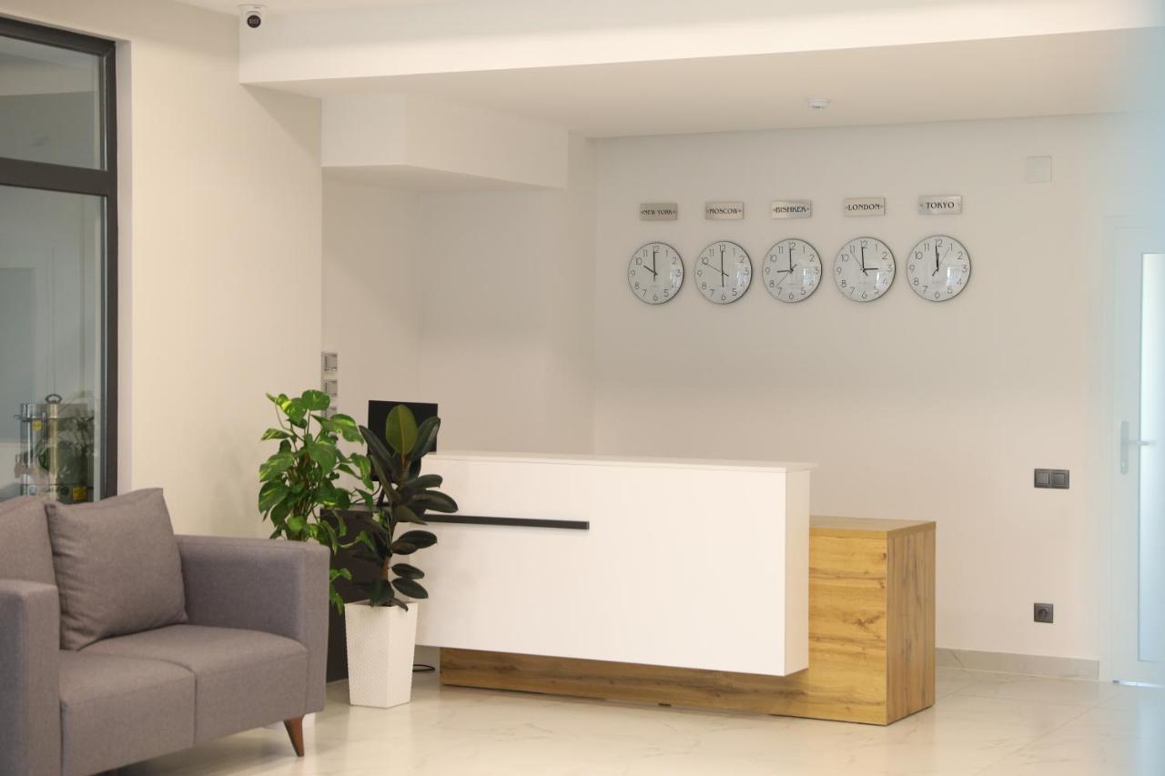 Aisha Hotel Бишкек Экстерьер фото