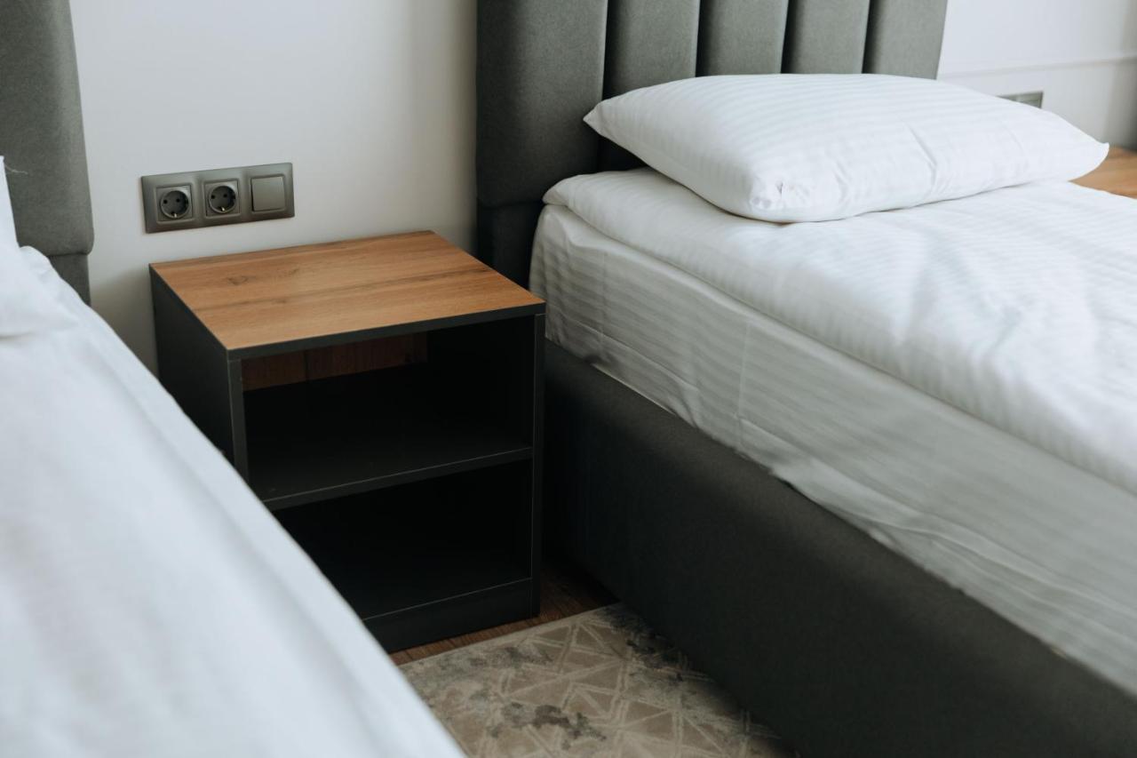 Aisha Hotel Бишкек Экстерьер фото