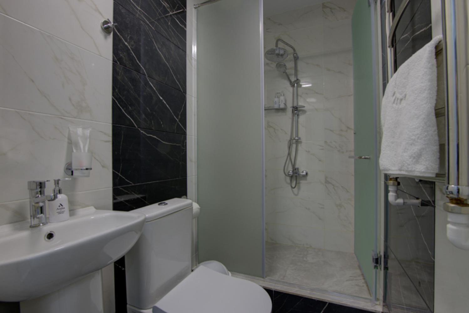 Aisha Hotel Бишкек Экстерьер фото