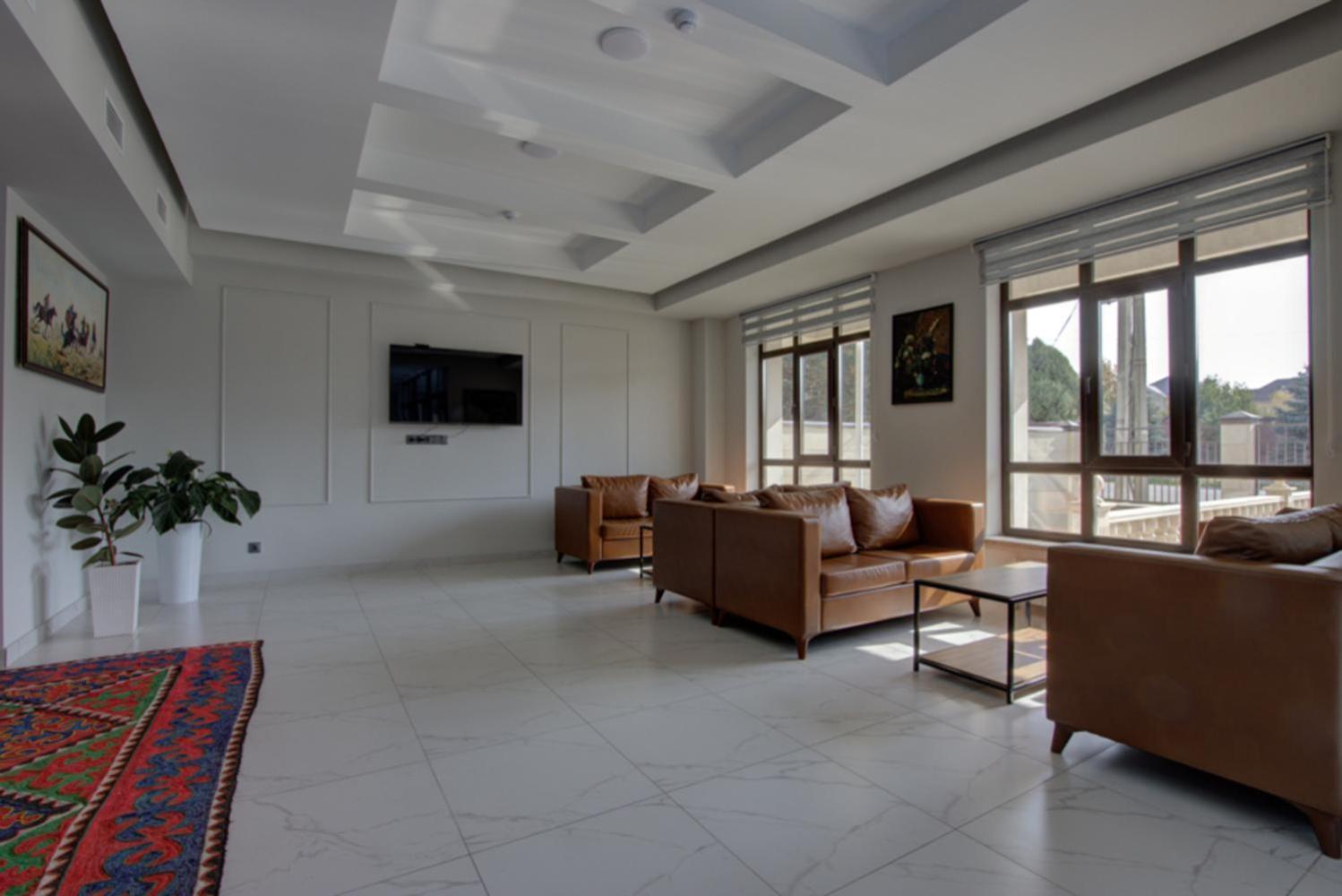 Aisha Hotel Бишкек Экстерьер фото