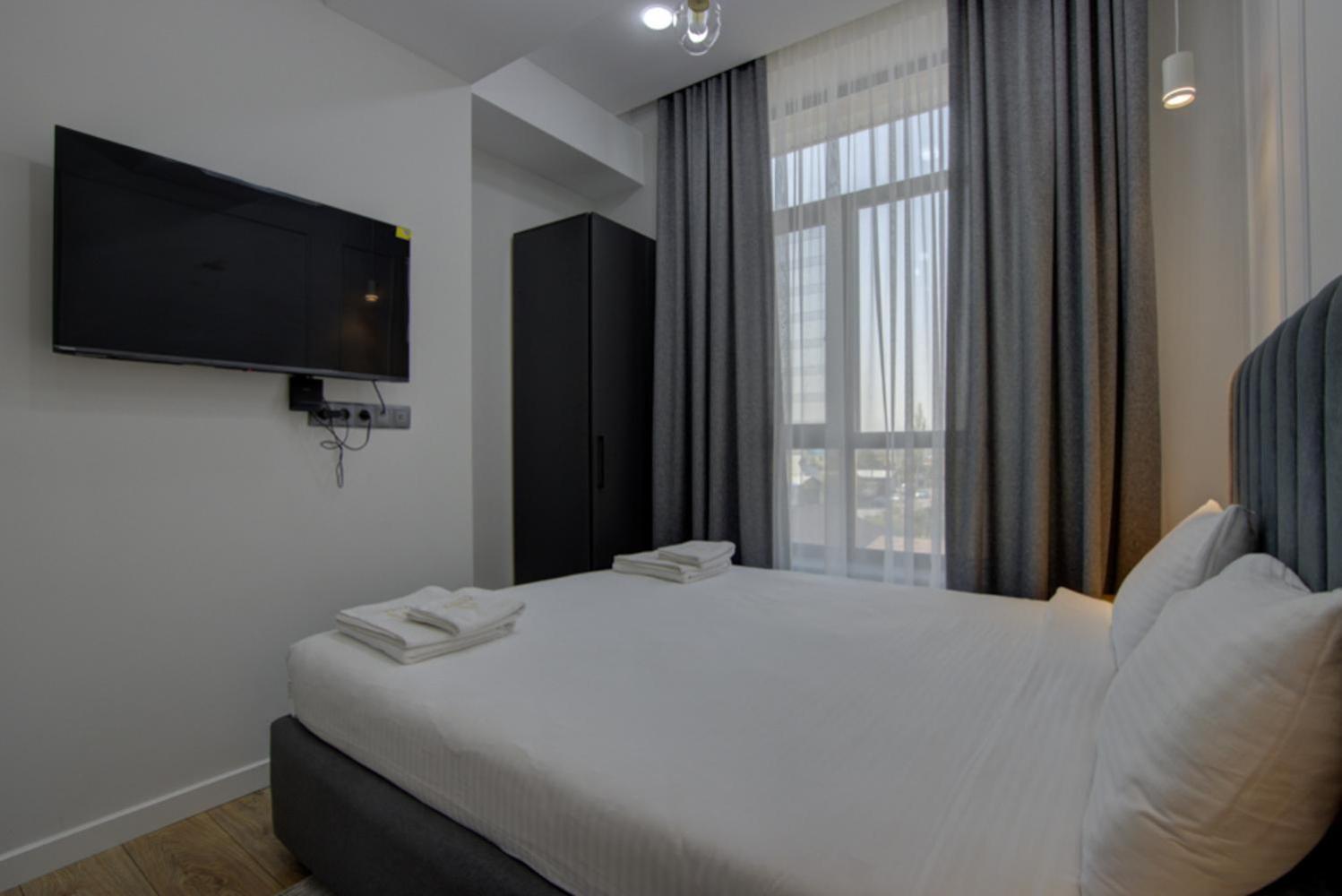 Aisha Hotel Бишкек Экстерьер фото
