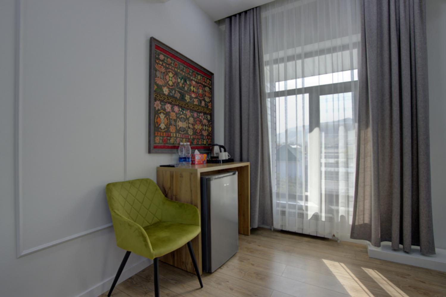 Aisha Hotel Бишкек Экстерьер фото