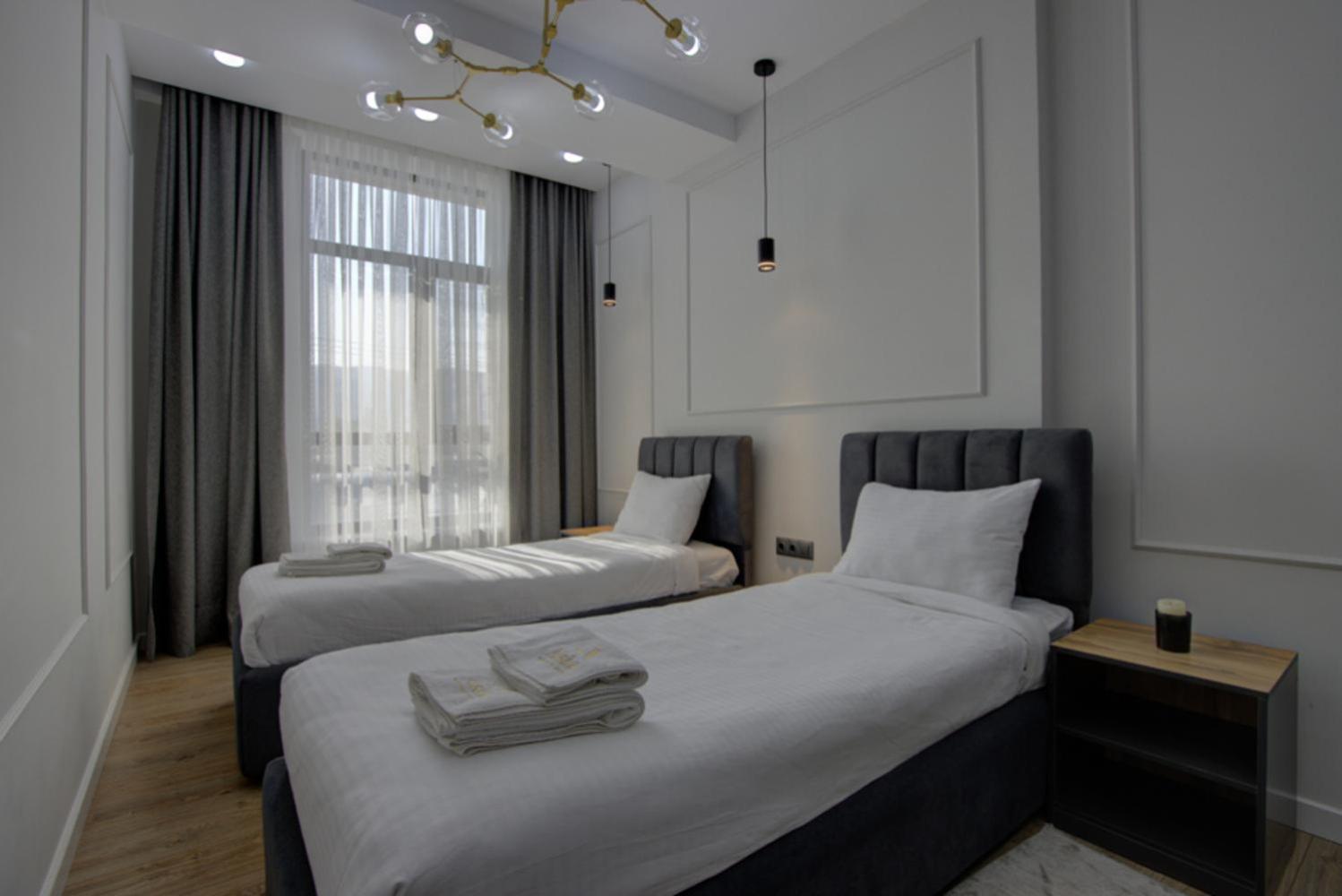Aisha Hotel Бишкек Экстерьер фото
