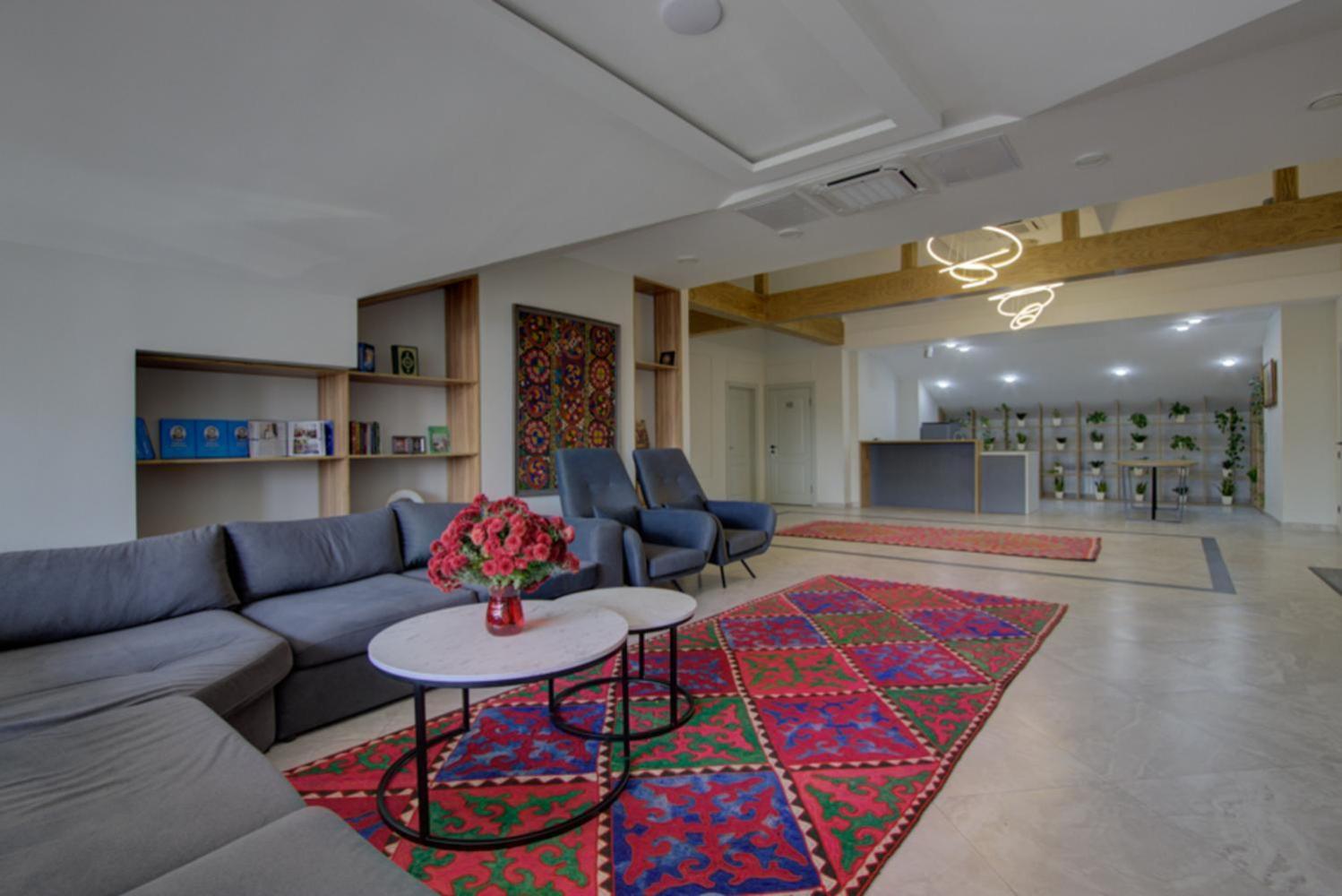 Aisha Hotel Бишкек Экстерьер фото